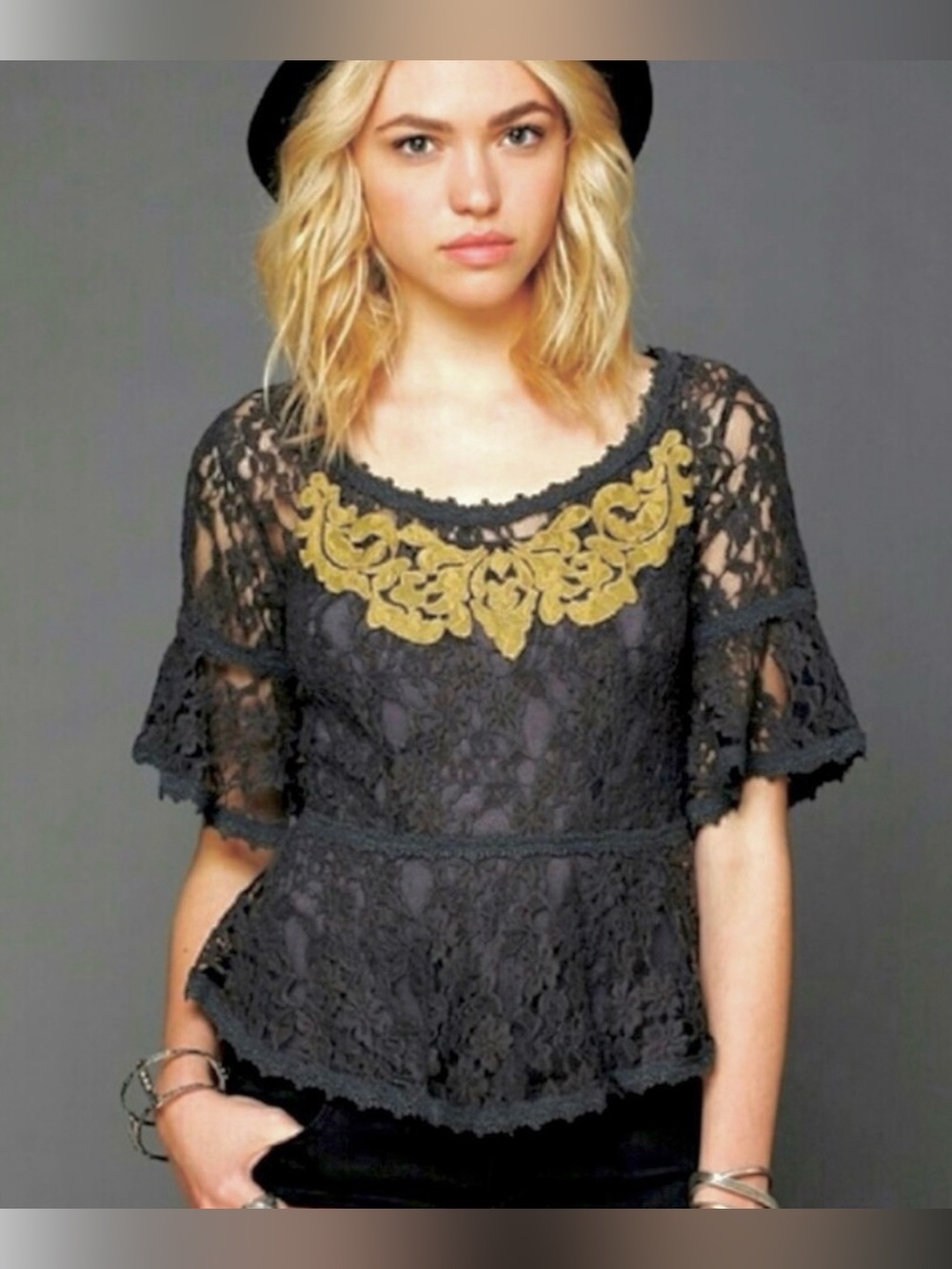 Free People’s Lace Peplum Bell-Sleeve Top Soft Black & Gold Top Size Sma…